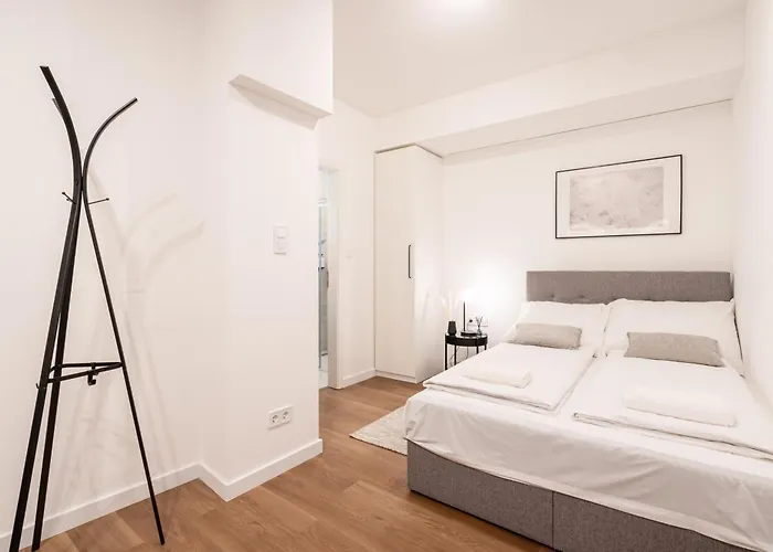 E23 - Grand Boulevard Design Loft - Best Location By Bqa
