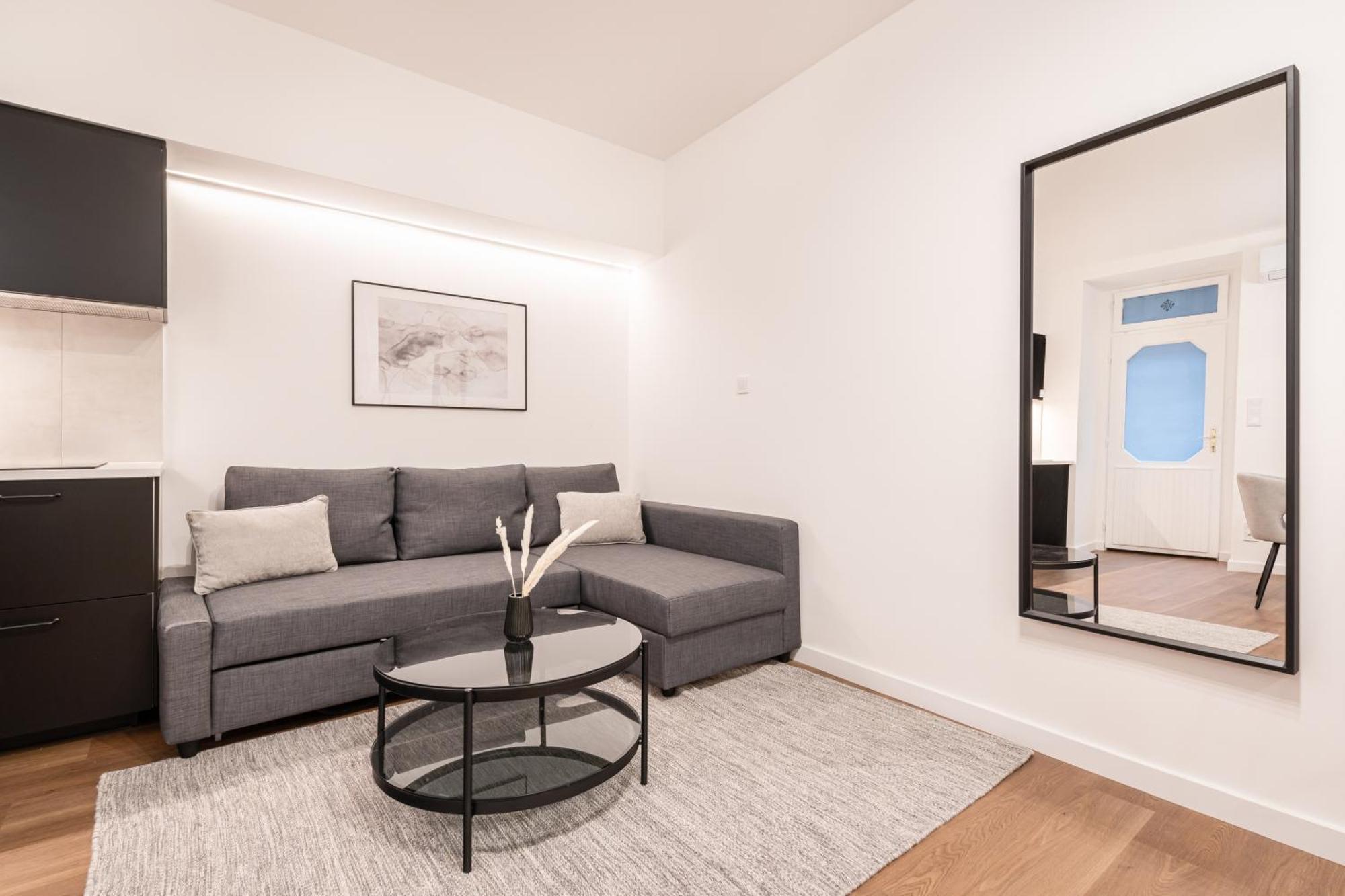 E23 - Grand Boulevard Design Loft - Location By Bqa Budapeszt