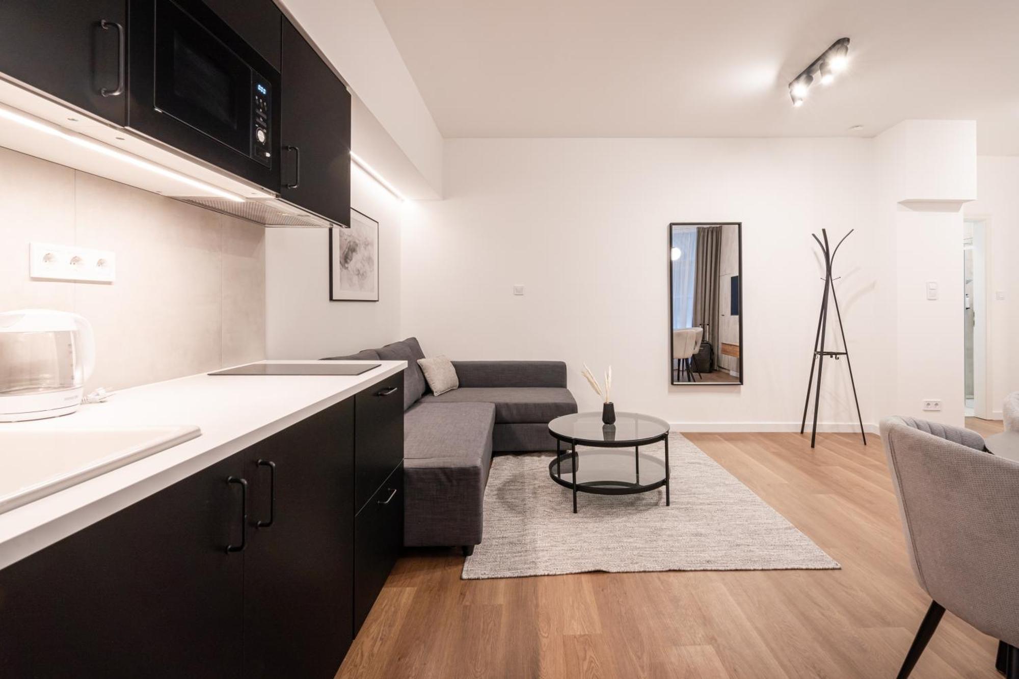 E23 - Grand Boulevard Design Loft - Location By Bqa Apartment Budapest