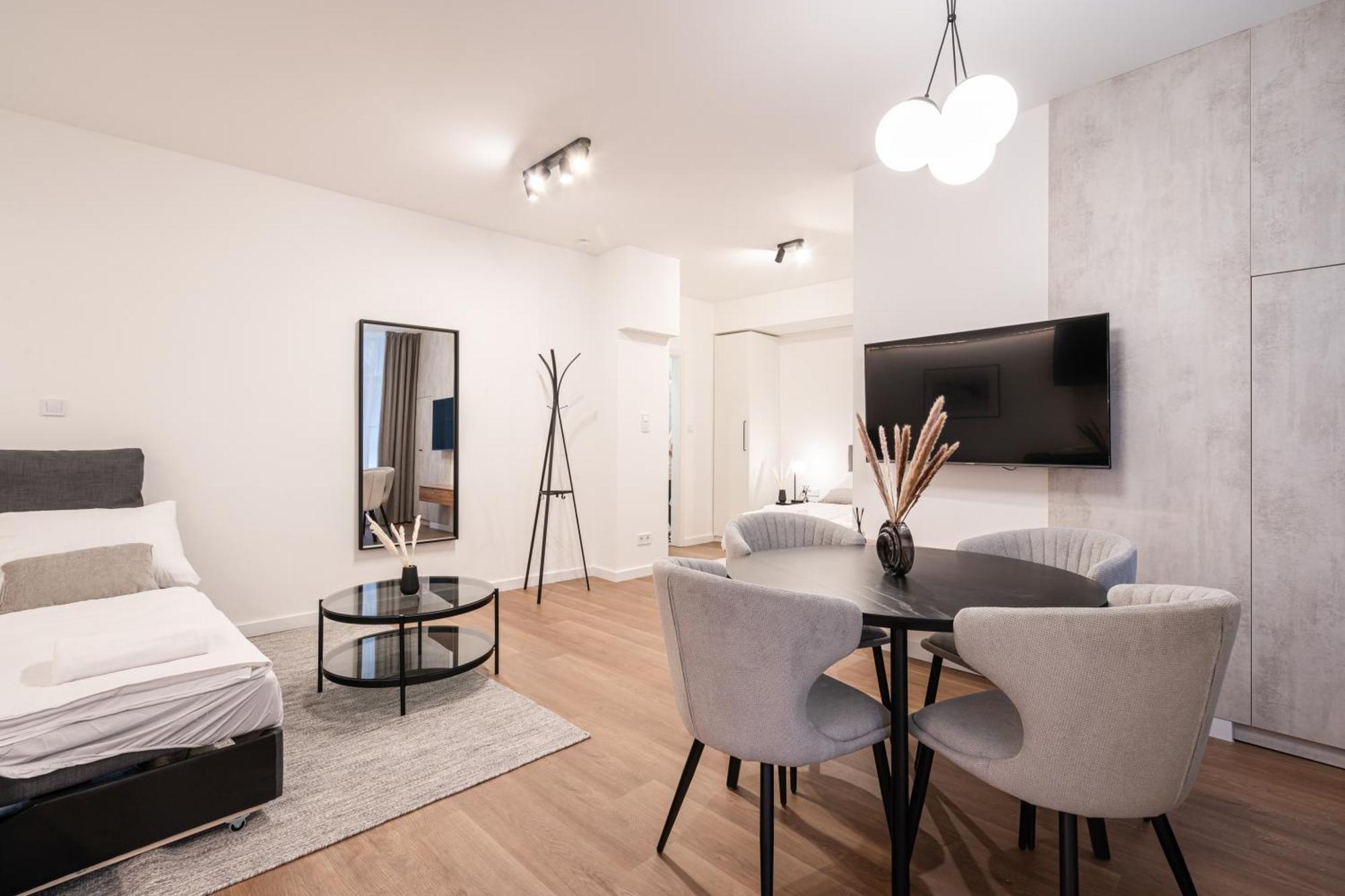 E23 - Grand Boulevard Design Loft - Location By Bqa * Budapeszt
